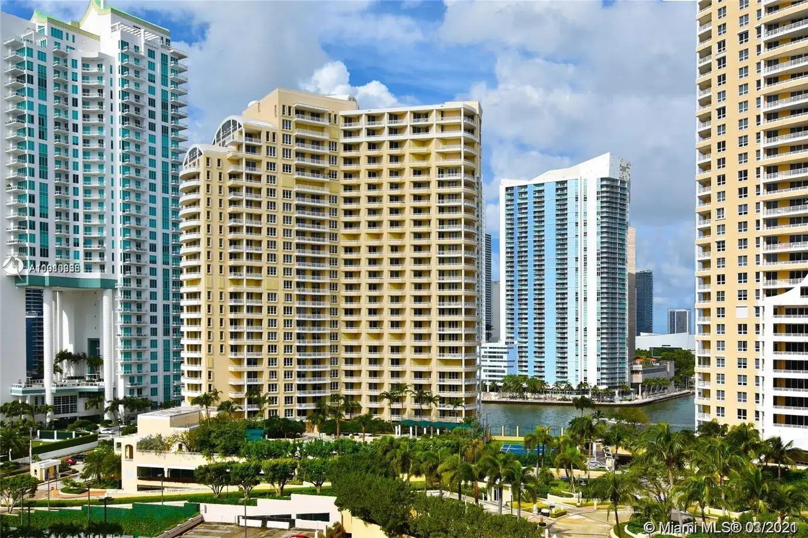 540 Brickell Key Dr # 1817, Miami FL 33131 photo 2