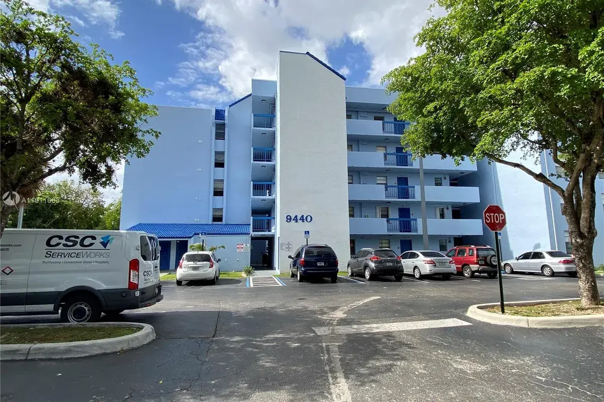 9440 Fontainebleau Blvd # 301, Miami FL 33172