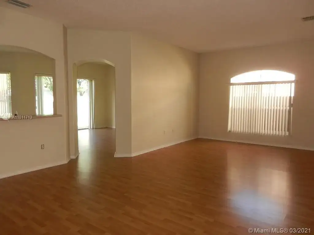 1929 NE 4th Ct, Homestead FL 33033 photo 4