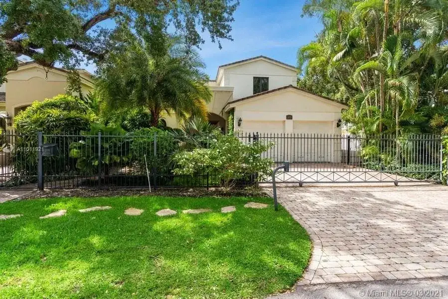 1672 Micanopy Ave, Miami FL 33133 photo 3