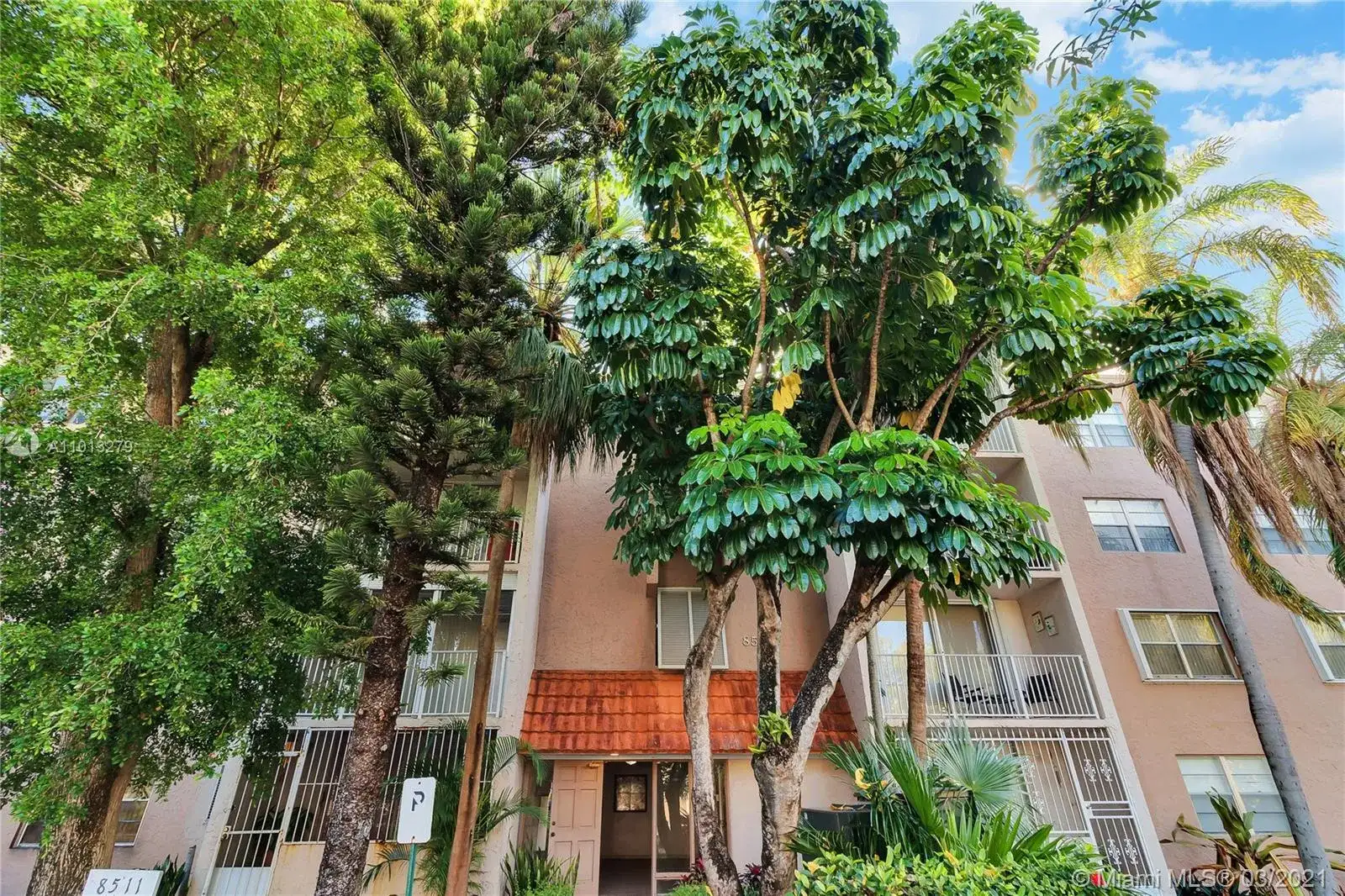 8511 NW 8th St # 309, Miami FL 33126 photo 2