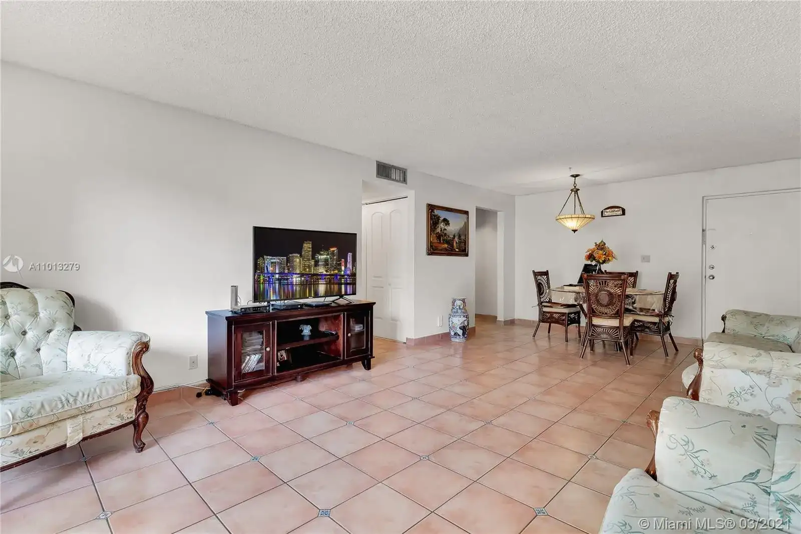 8511 NW 8th St # 309, Miami FL 33126 photo 4