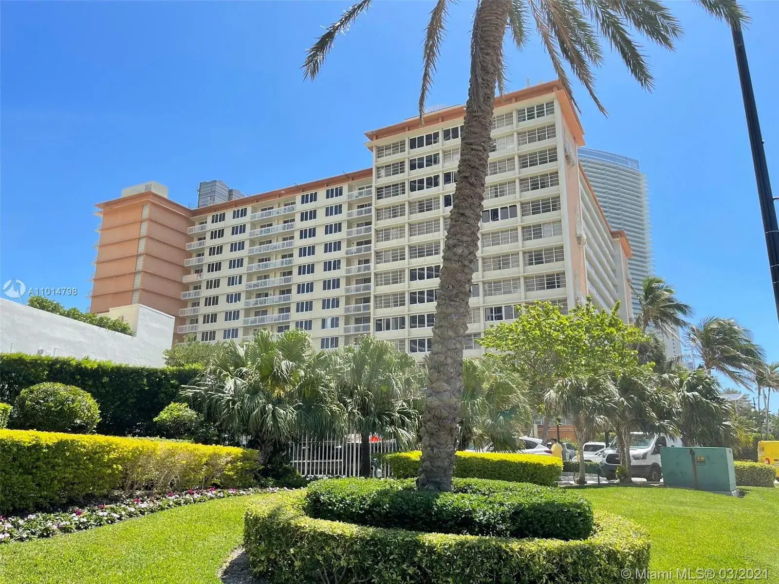 19201 Collins Ave # 324, Sunny Isles Beach FL 33160