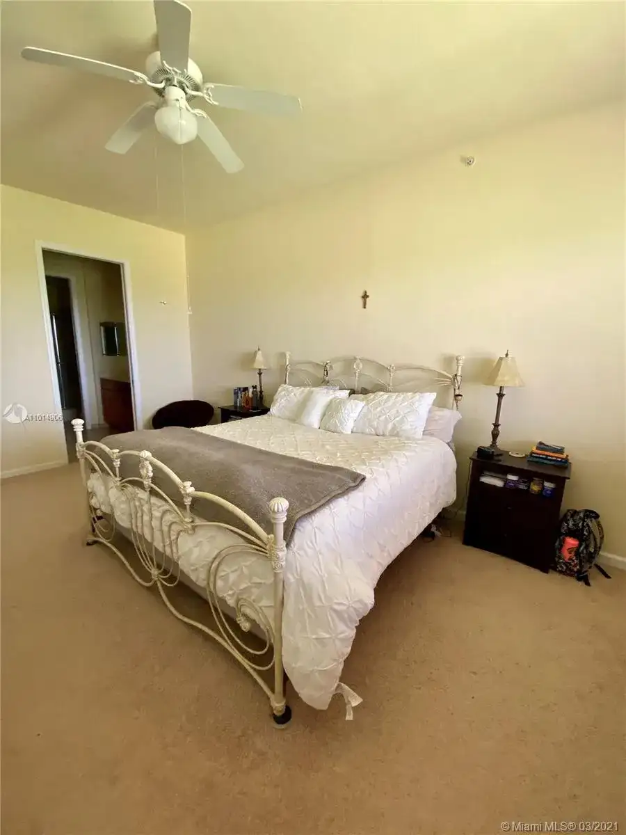 3500 Oaks Clubhouse Dr # 406, Pompano Beach FL 33069 photo 5