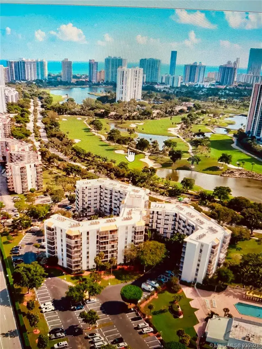 20500 W Country Club Dr # 512, Aventura FL 33180 photo 2