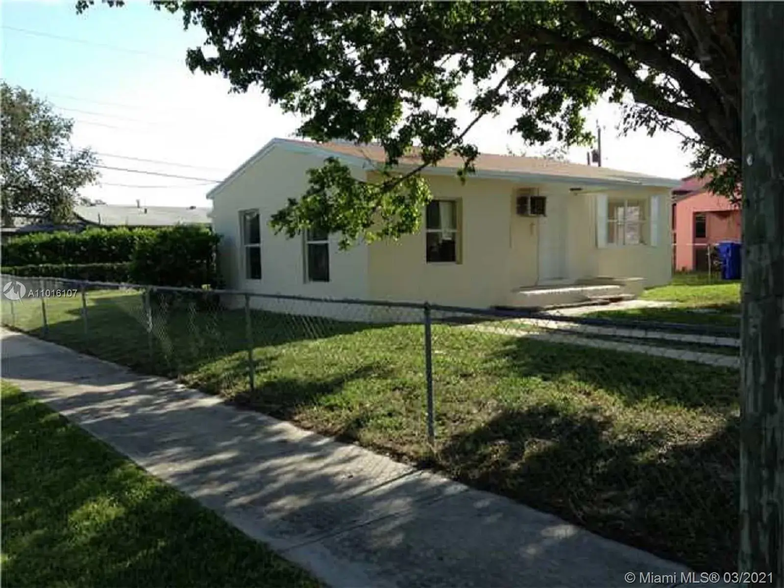 2557 Fletcher St, Hollywood FL 33020