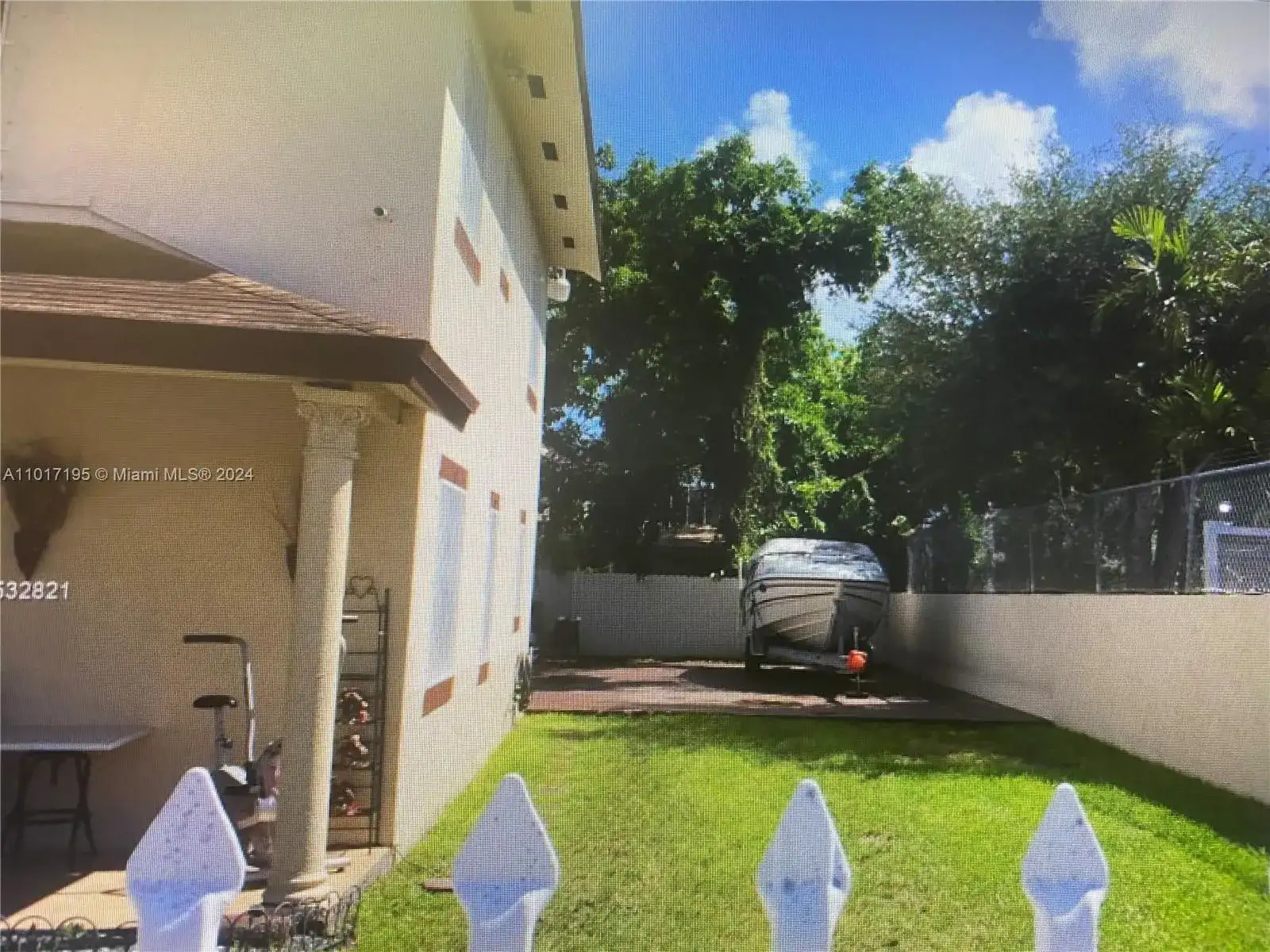 160 NW 27th St, Miami FL 33127 photo 2