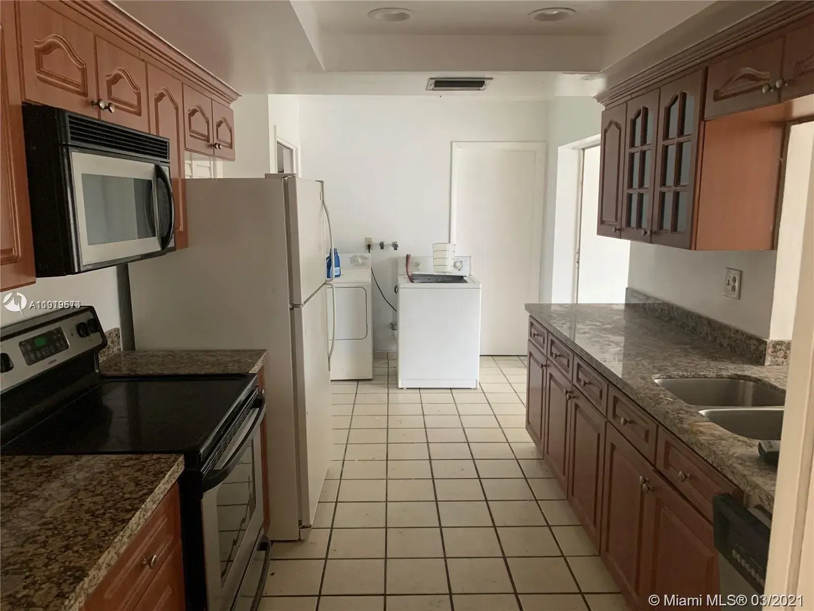 801 S Highland Dr, Hollywood FL 33021