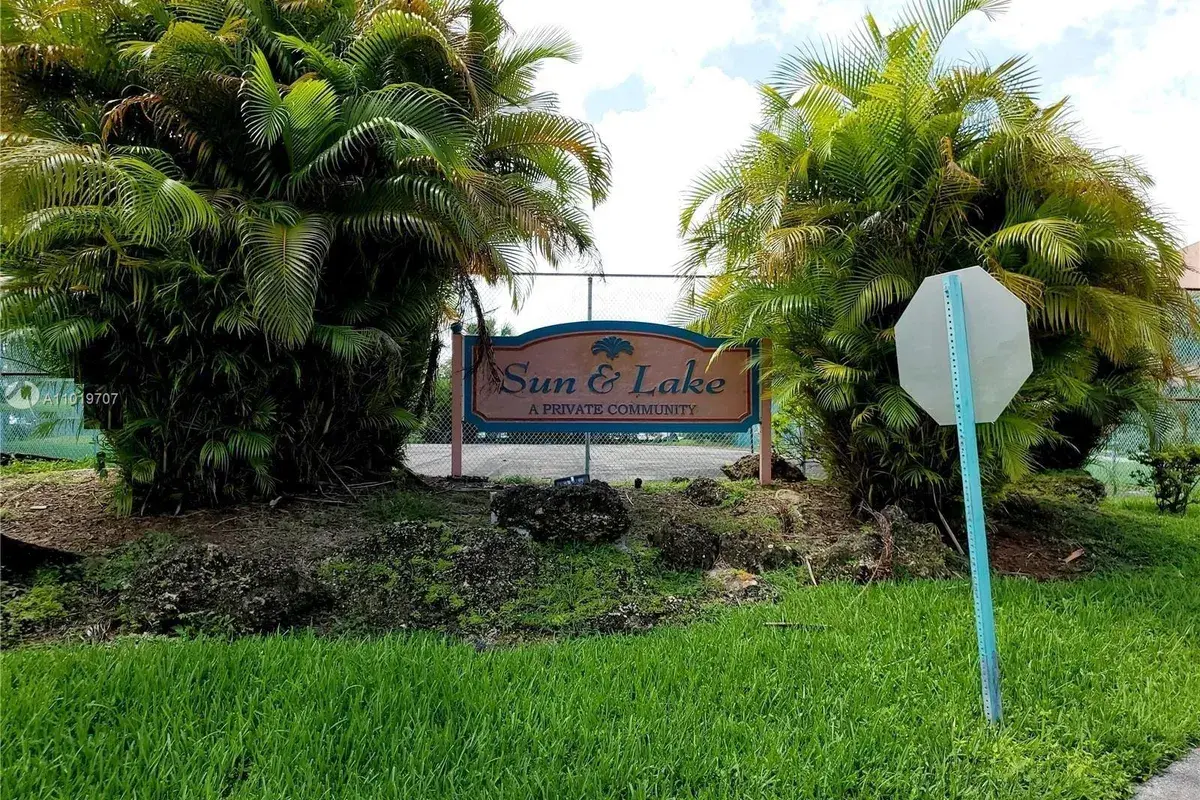 8905 NW 28th Dr # B, Coral Springs FL 33065