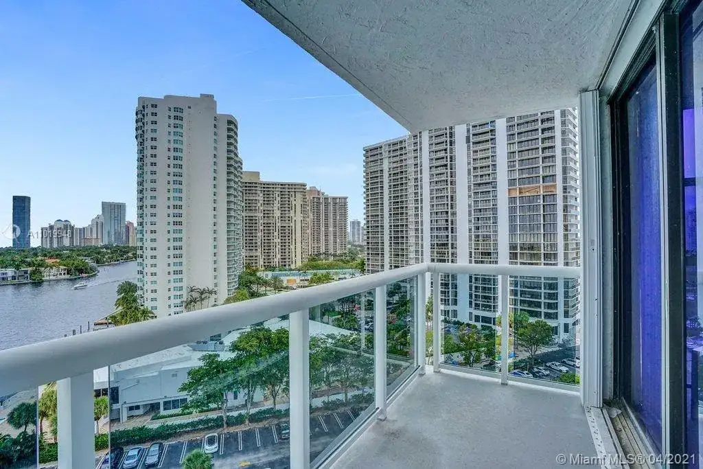 20515 E Country Club Dr # 1248, Aventura FL 33180 photo 4