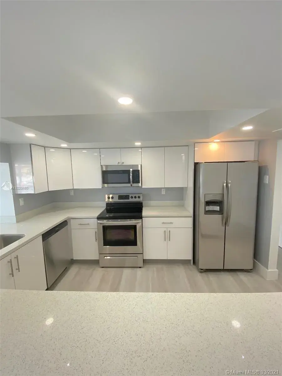 1000 Parkview Dr # 202, Hallandale Beach FL 33009