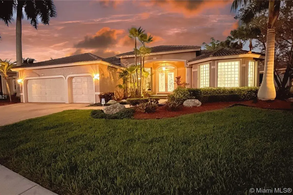 2558 Eagle Run Ln, Weston FL 33327