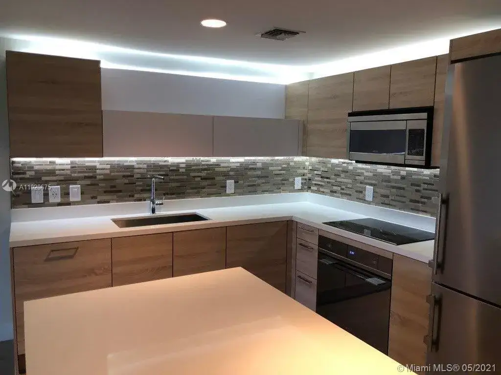 16385 Biscayne Blvd # 519, North Miami Beach FL 33160