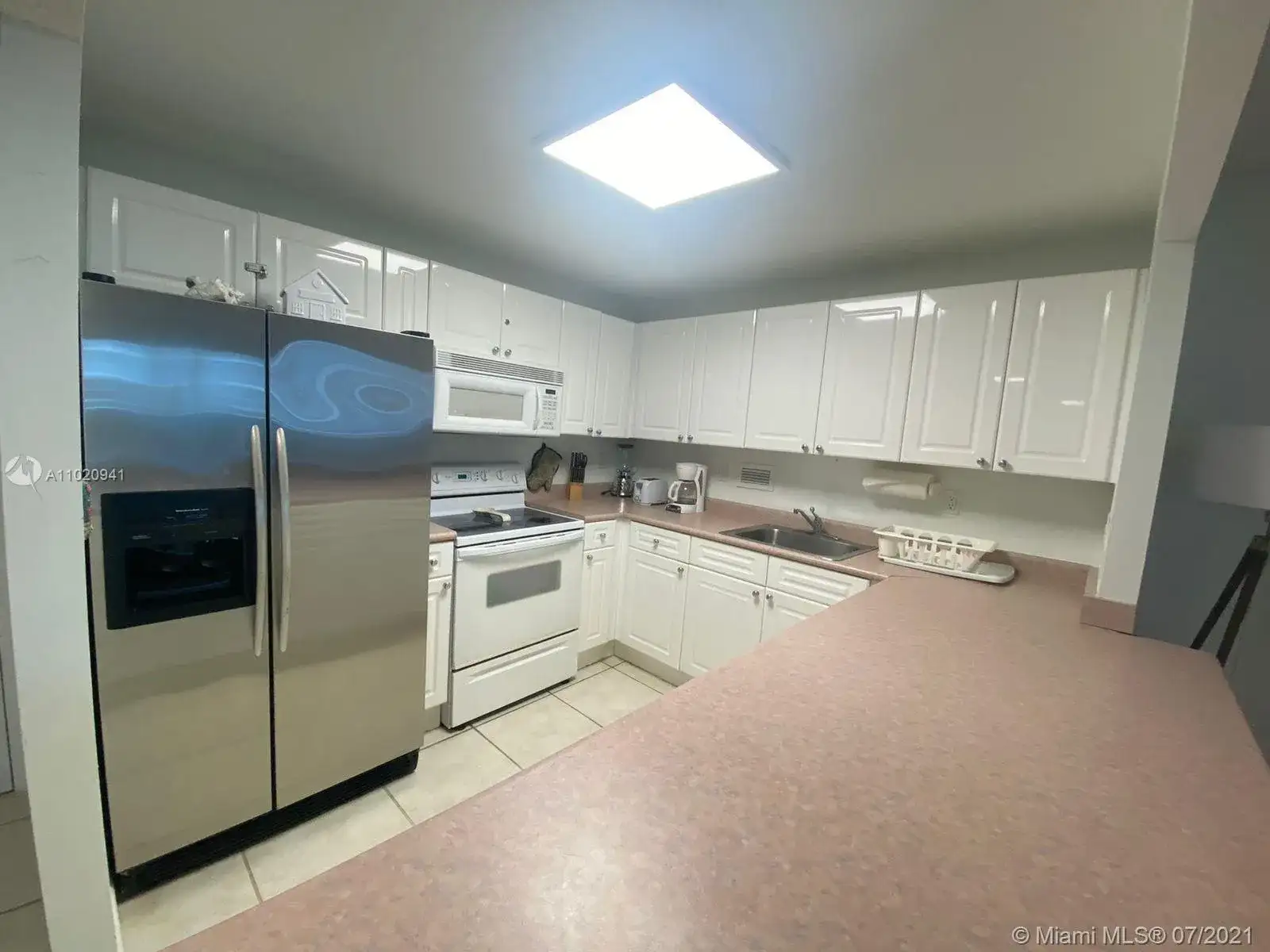 2301 Collins Ave # 816, Miami Beach FL 33139 photo 4