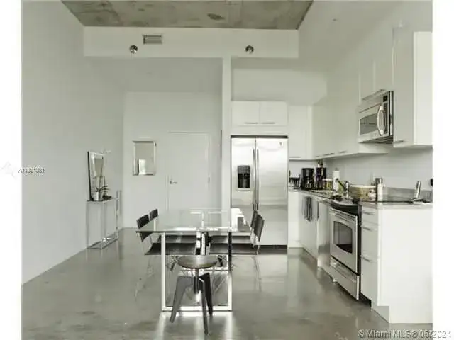 2001 Meridian Ave # 418, Miami Beach FL 33139 photo 4