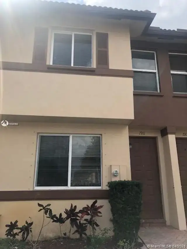 1911 Hibiscus Ln, Riviera Beach FL 33404 photo 4