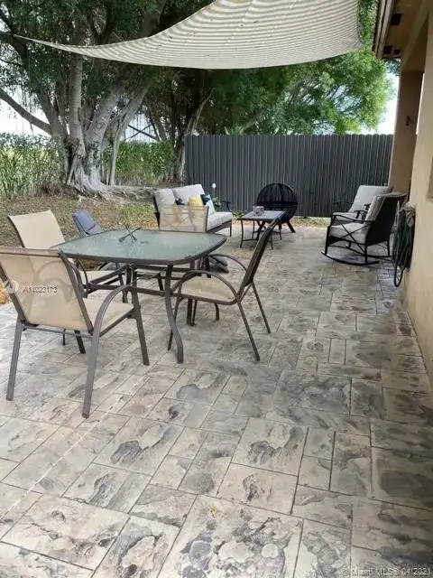 2328 NE 37th Ter, Homestead FL 33033 photo 3