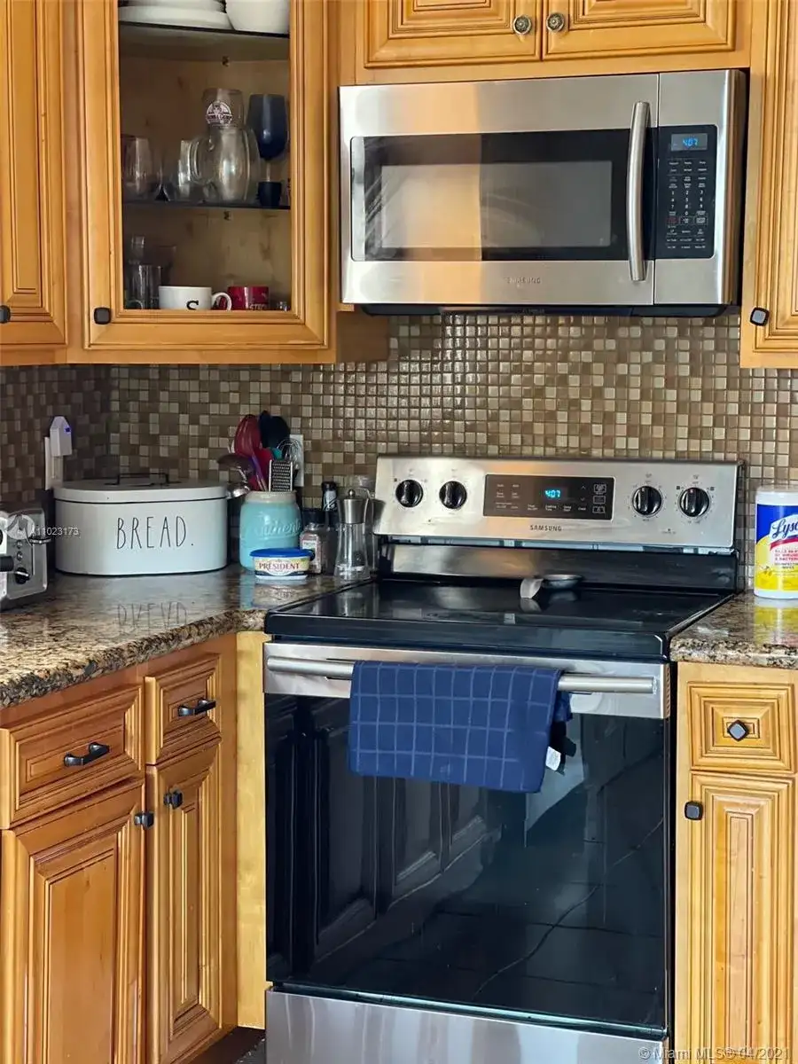 2328 NE 37th Ter, Homestead FL 33033 photo 5