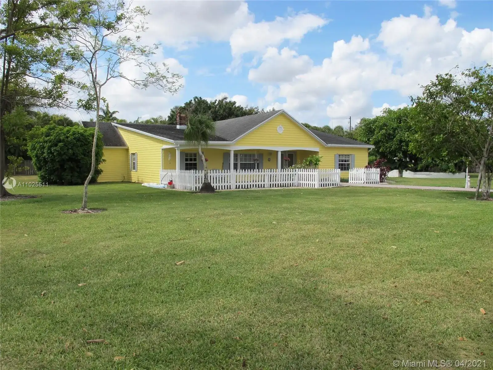 19280 SW 304th St, Homestead FL 33030 photo 2