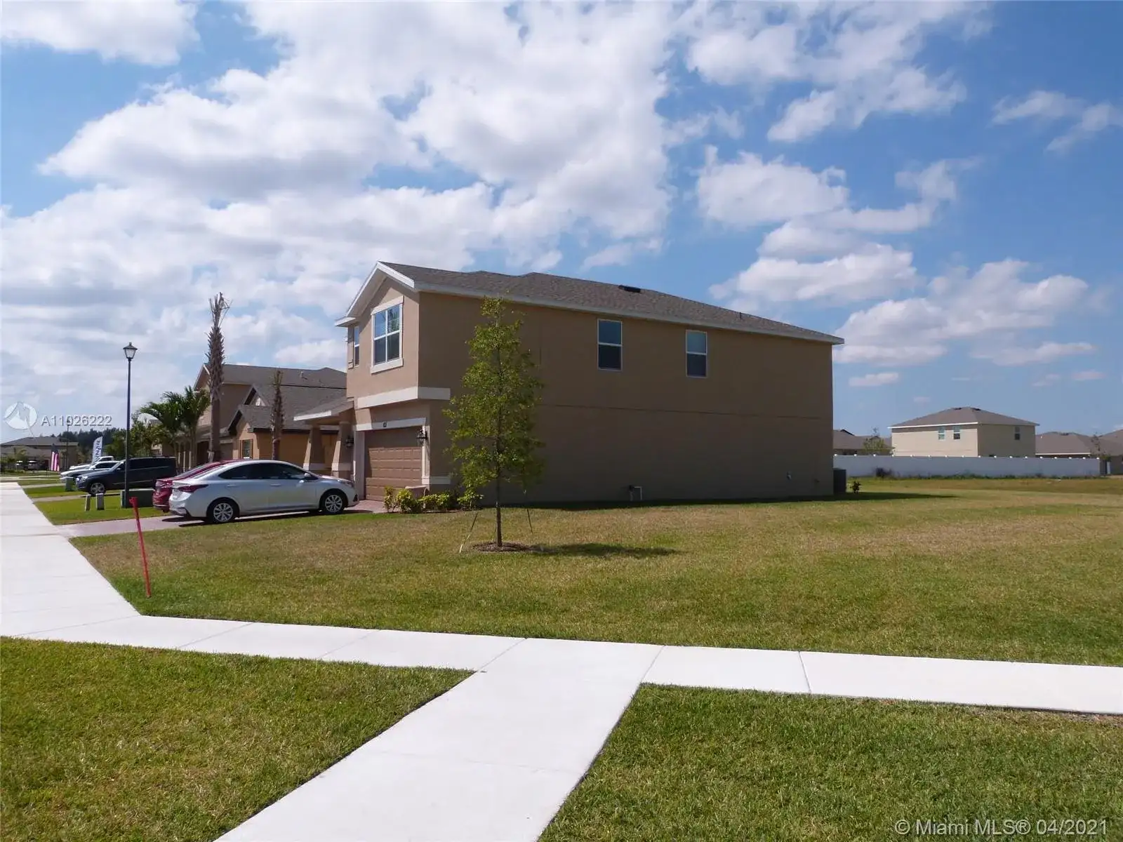 831 Bent Creek Dr, Fort Pierce FL 34947 photo 2