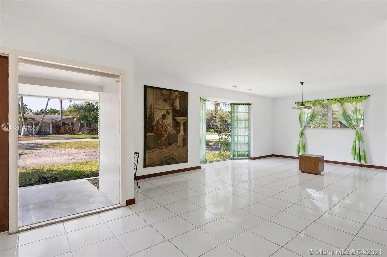 8445 SW 158th St, Palmetto Bay FL 33157 photo 2