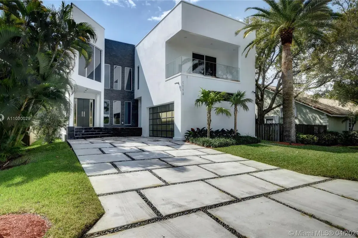 1118 Jefferson St, Hollywood FL 33019