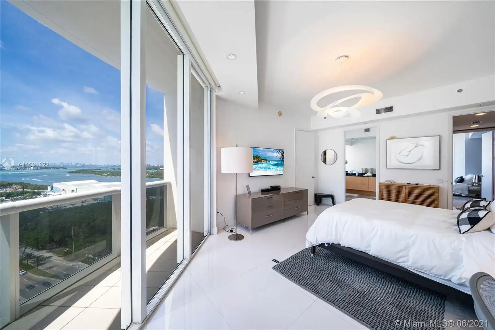 15811 Collins Ave # 2006, Sunny Isles Beach FL 33160 photo 4