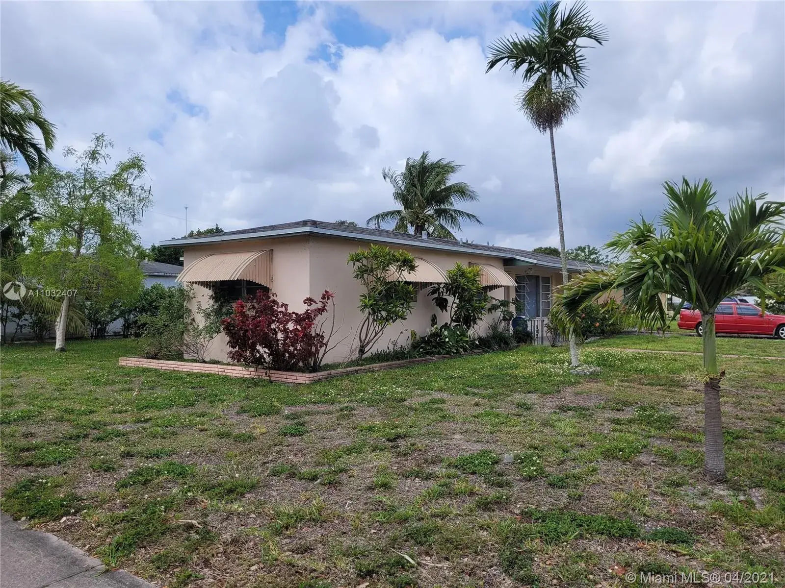 2802 Jackson St, Hollywood FL 33020