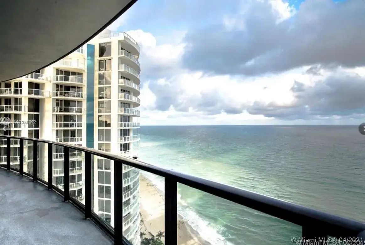 18555 Collins Ave # 2405, Sunny Isles Beach FL 33160