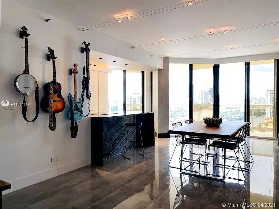 20191 E Country Club Dr # 2310, Aventura FL 33180