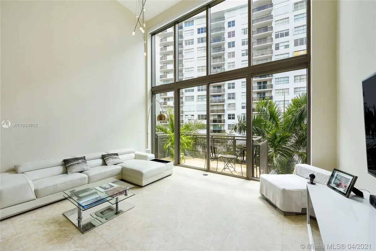 6000 Collins Ave # 505, Miami Beach FL 33140