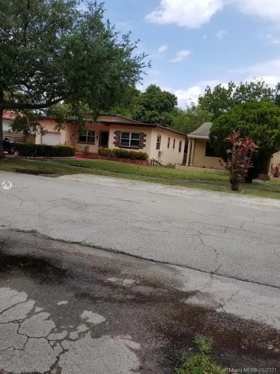 311 NE 90th St, El Portal FL 33138 photo 3