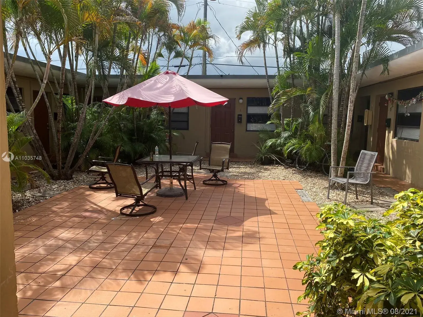 700 NE 6th St, Hallandale Beach FL 33009