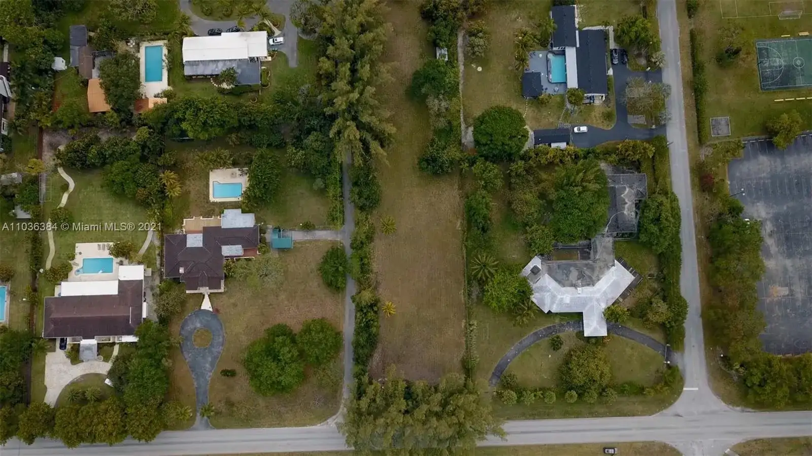 9840 SW 104th St, Miami FL 33176 photo 2