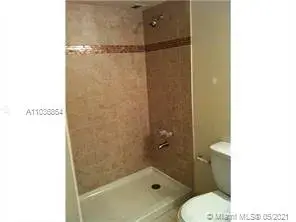 1000 Parkview Dr # 517, Hallandale Beach FL 33009