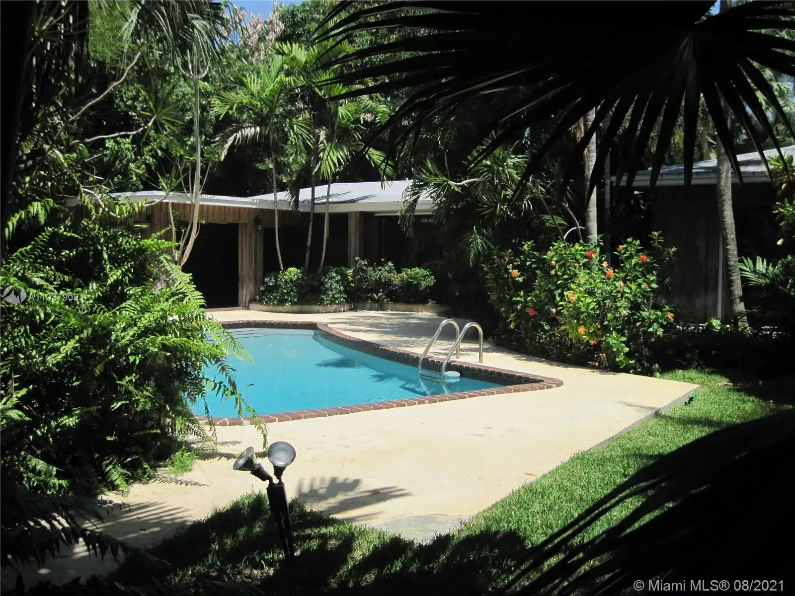 3821 Crawford Ave, Miami FL 33133 photo 2