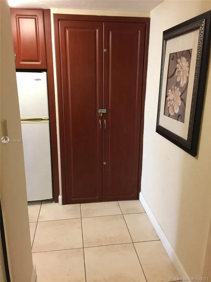 19201 Collins Ave # 640, Sunny Isles Beach FL 33160 photo 2
