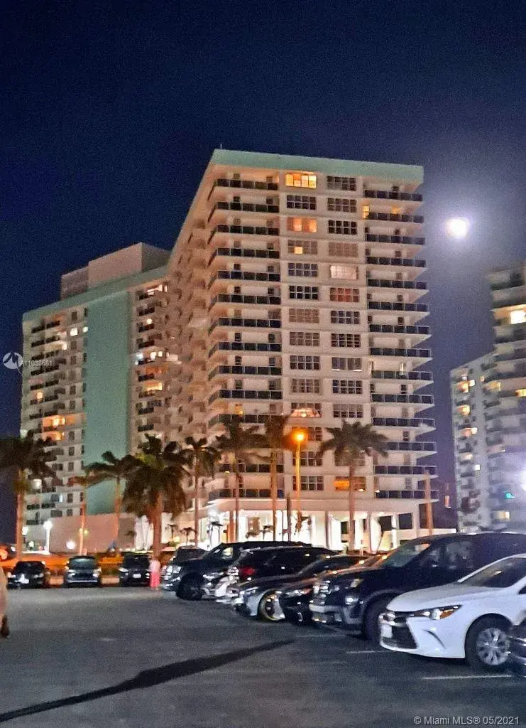 3725 S Ocean Dr # 1417, Hollywood FL 33019