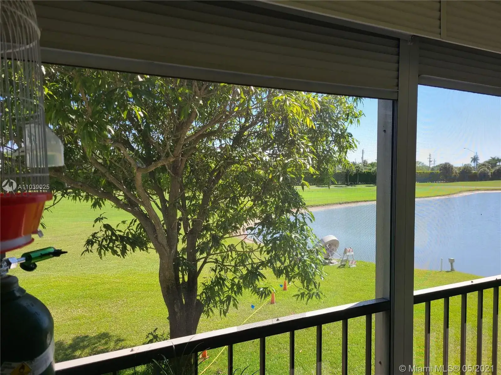 9820 S Hollybrook Lake Dr # 202, Pembroke Pines FL 33025