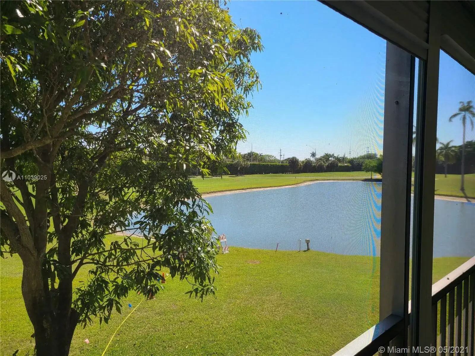 9820 S Hollybrook Lake Dr # 202, Pembroke Pines FL 33025 photo 2