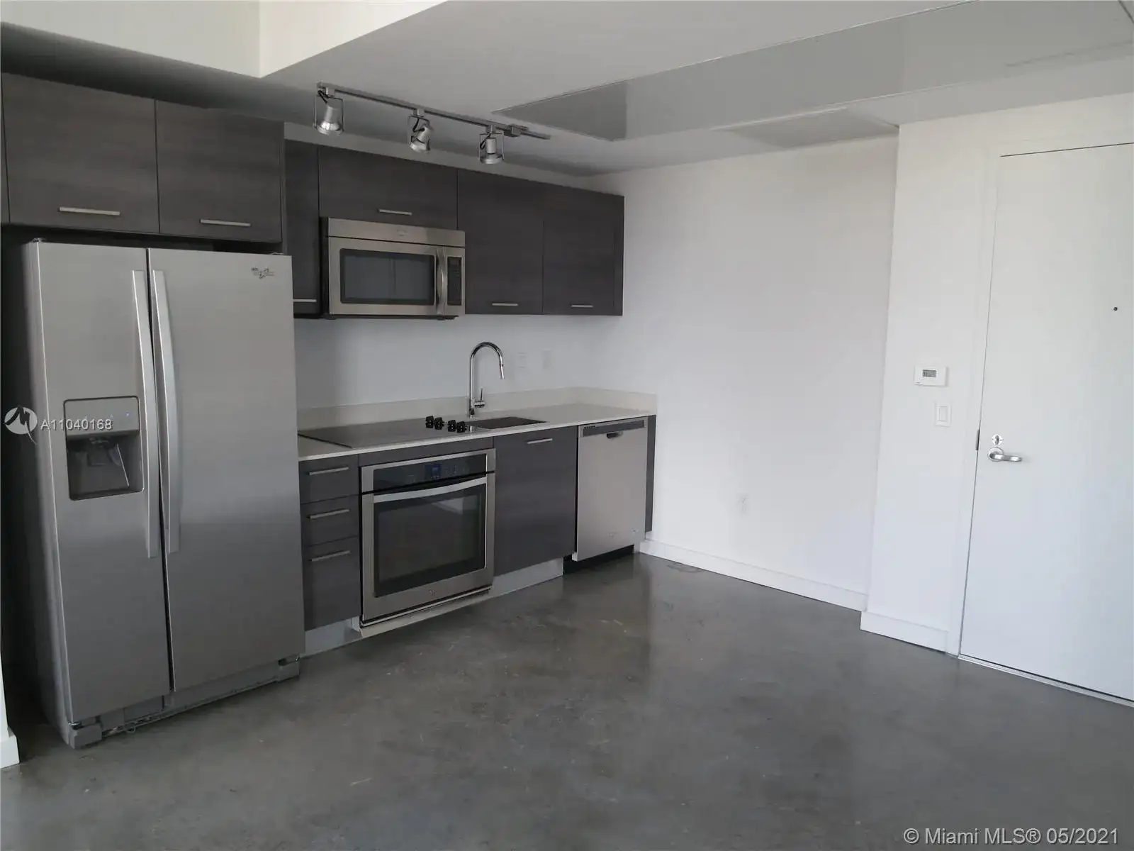 151 SE 1 St # 1704, Miami FL 33131 photo 2