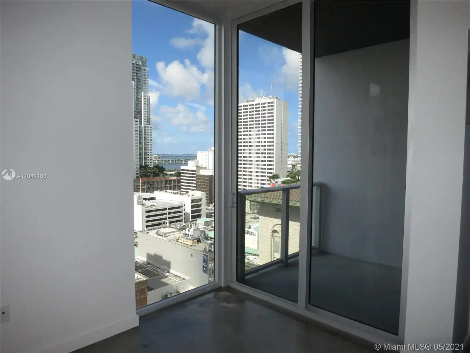 151 SE 1 St # 1704, Miami FL 33131 photo 3