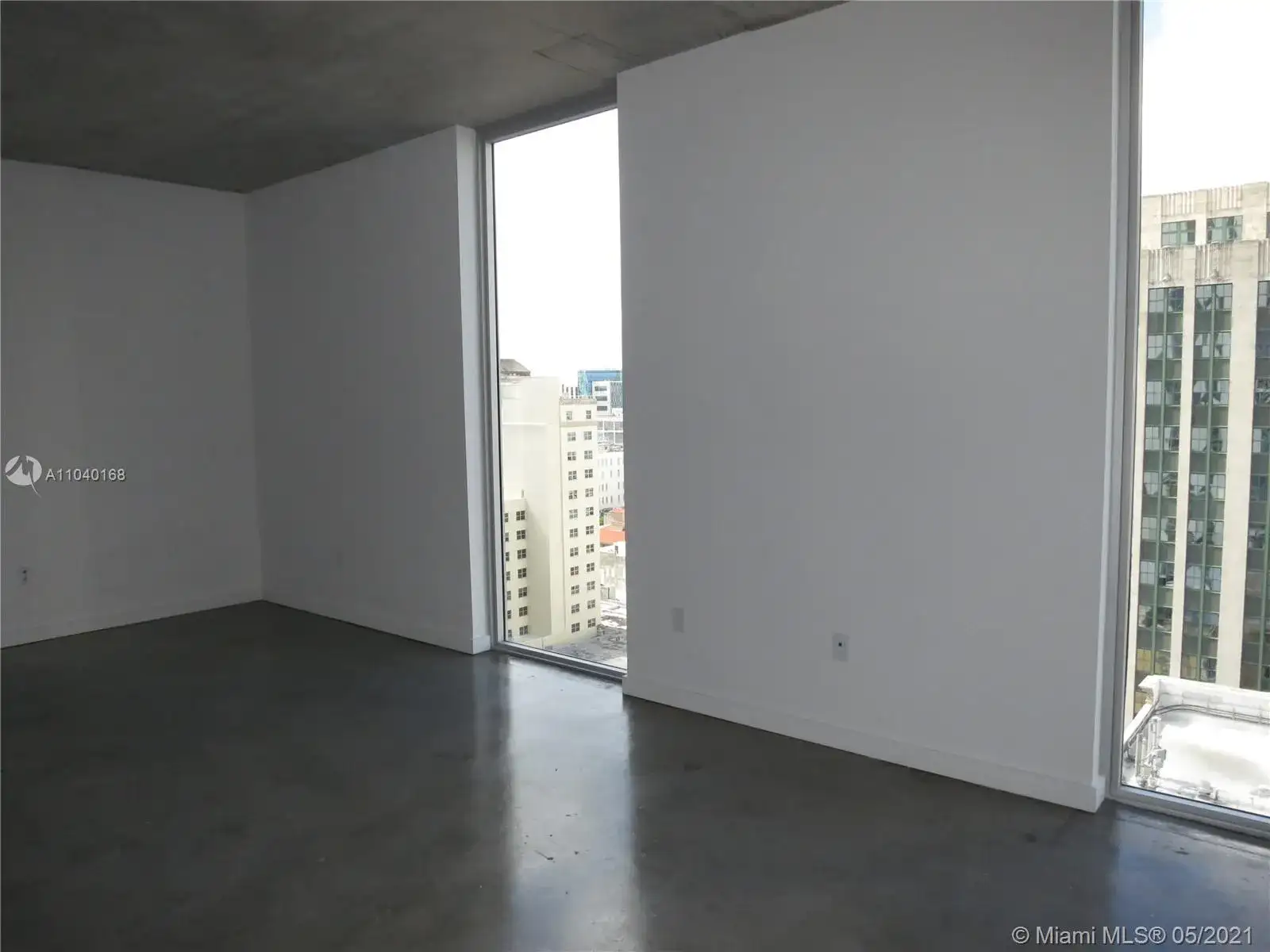 151 SE 1 St # 1704, Miami FL 33131 photo 4