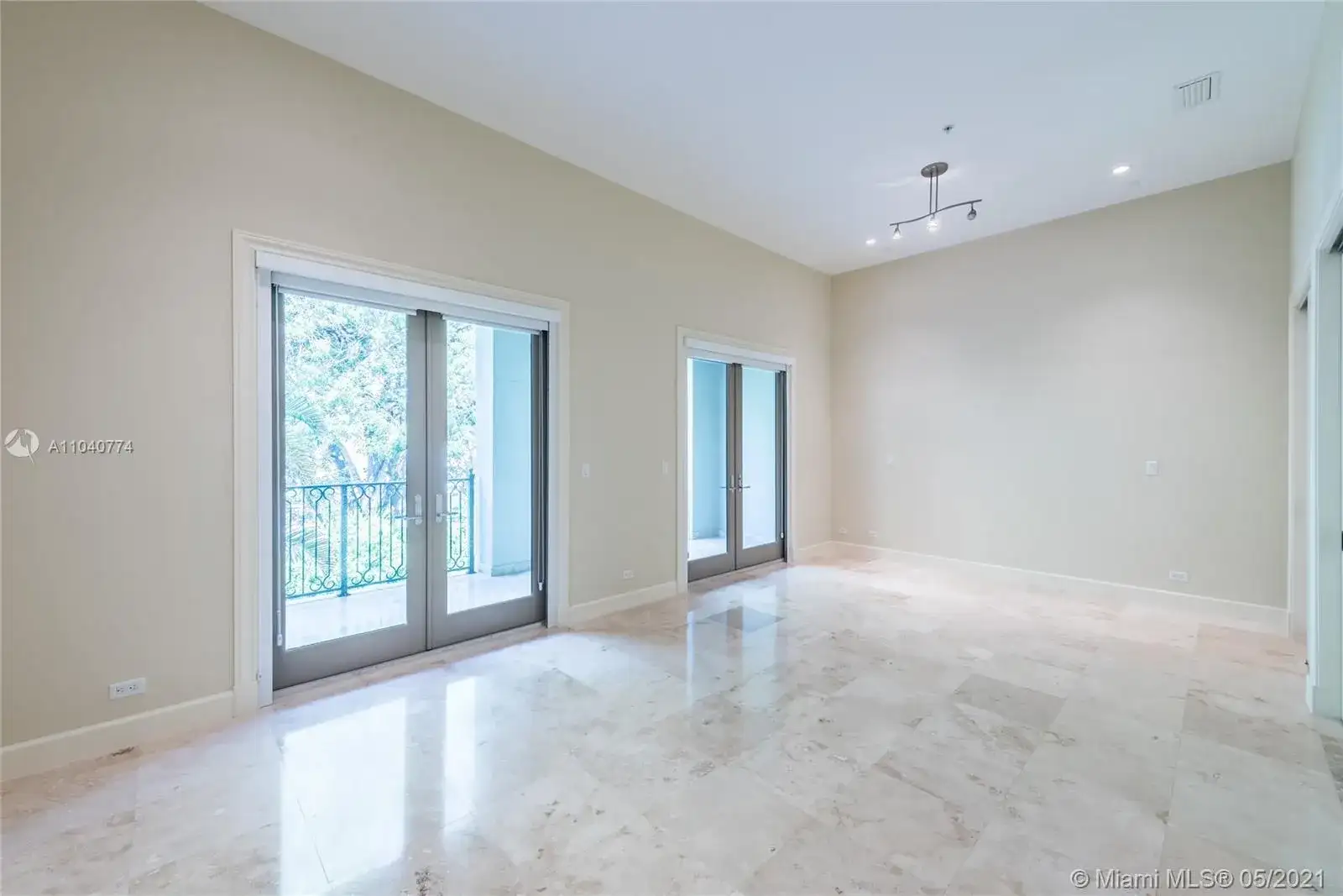 7430 SW 56th Ct, Miami FL 33143 photo 4