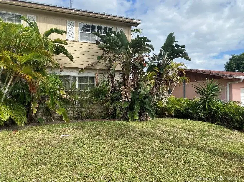 355 NW 205th Ter, Miami Gardens FL 33169 photo 2