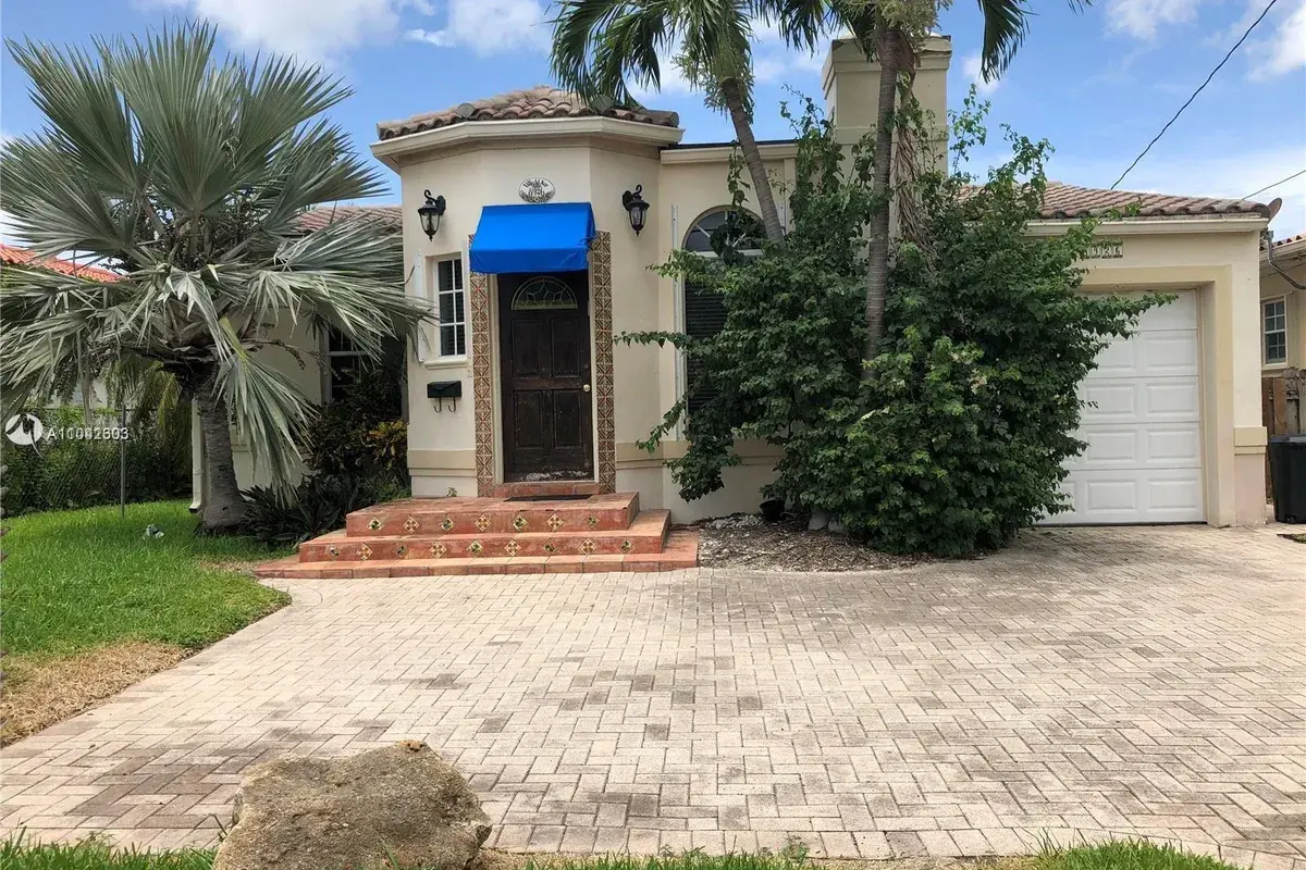 8926 Emerson Ave, Surfside FL 33154