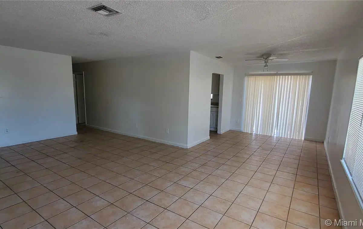 1833 NW 54th Ter, Lauderhill FL 33313