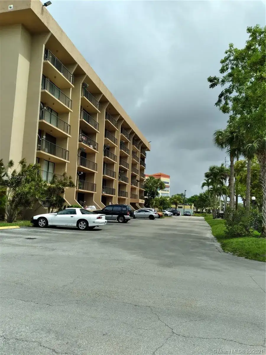16751 NE 9th Ave # 201, North Miami Beach FL 33162 photo 5