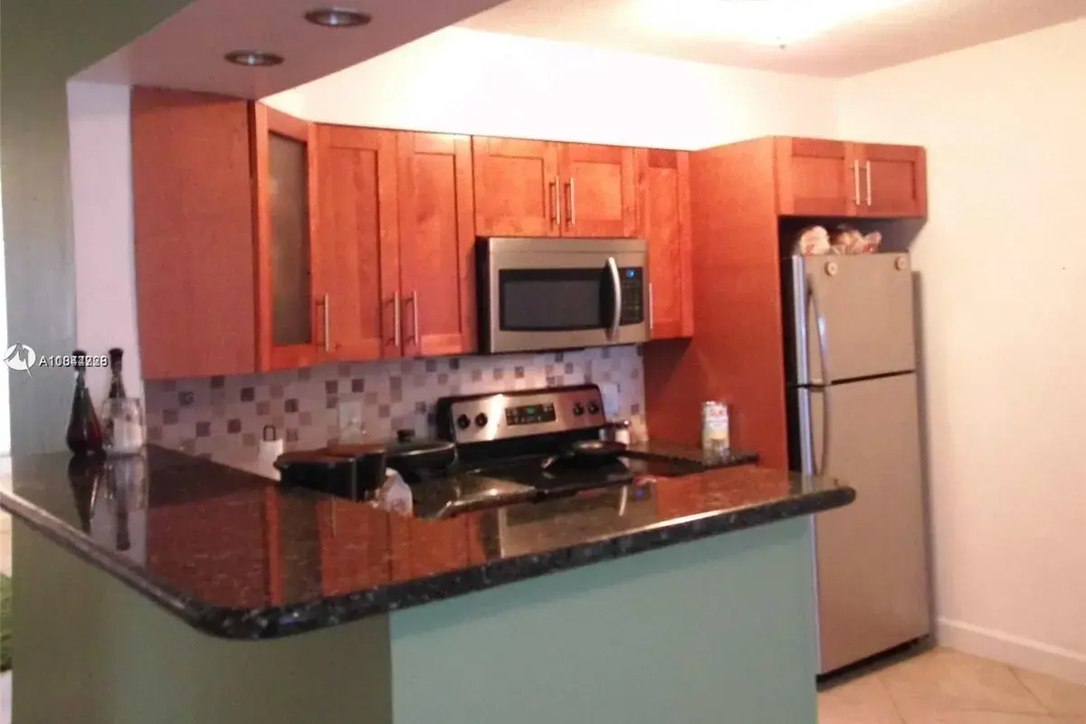 3212 NE 10th St, Pompano Beach FL 33062