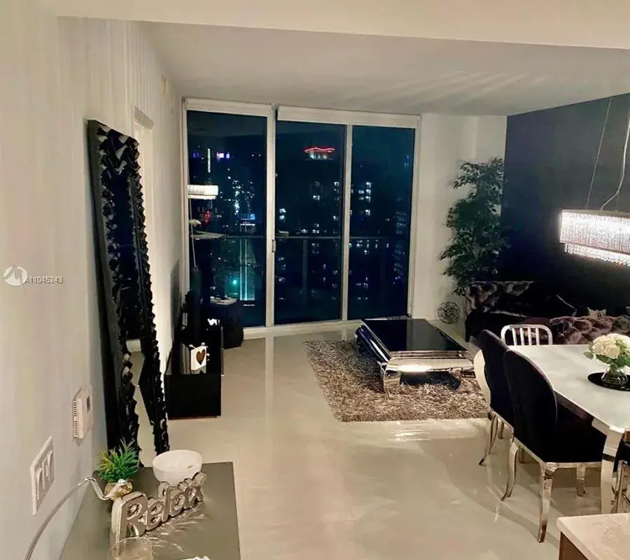 475 Brickell Ave # 4514, Miami FL 33131